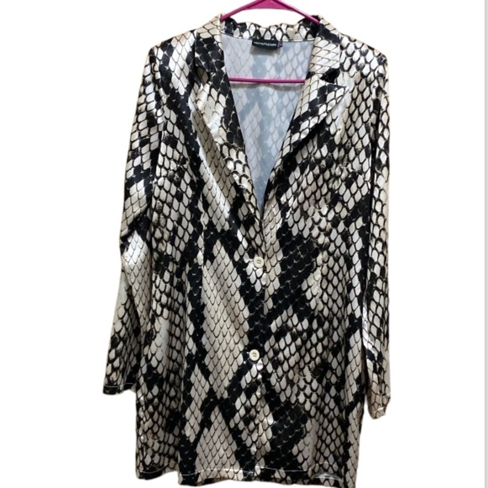 Pretty little things blazer size 6 - Picture 3 of 6